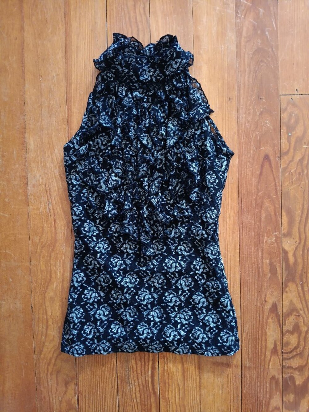 Y2K XOXO LACE HALTER TOP RUFFLES ROSES SIZE SMALL KEY HOLE FLIRTY COQUETTE PARTY